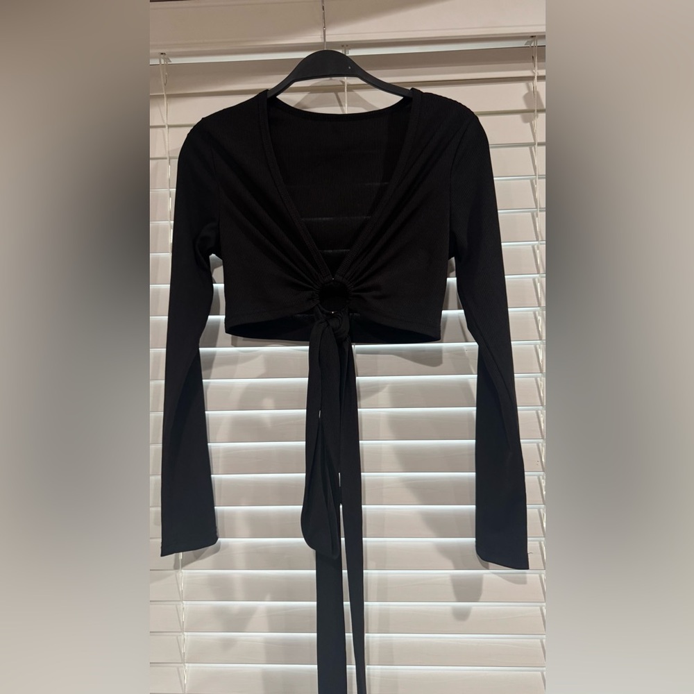 SHEIN Black Long Sleeve Tie Front Crop Blouse